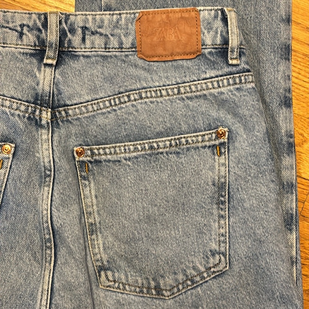 Zara High Waisted Straight Leg Light Wash Blue Jeans Women’s Size 6 - Picture 10 of 14